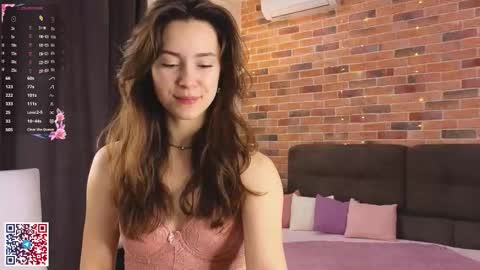 Snapshot of jasmindoroti chatting on 10-21-25, 06:03 Chloe online show from 10-21-25, 06:03