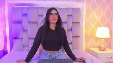 Jasmine online show from 09-15-25, 07:47