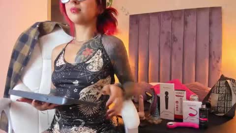 jasmine_wolf online show from 09-17-25, 03:41