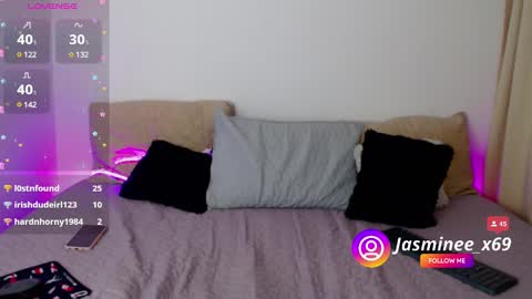 Snapshot of jasminee_x69 chatting on 12-20-24, 02:08 online show from 12-20-24, 02:08