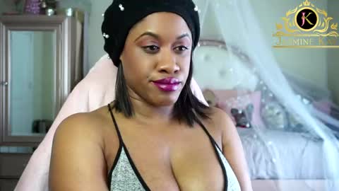 Snapshot of jasminekay chatting on 02-25-25, 04:42 JasmineKay online show from 02-25-25, 04:42