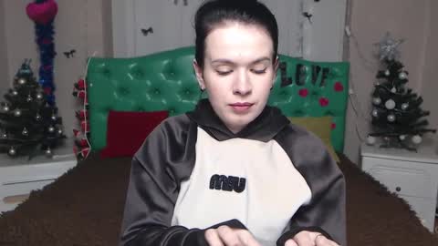 JasmineKouch online show from 01-14-26, 07:08