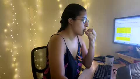 Jasmine online show from 03-12-26, 12:44