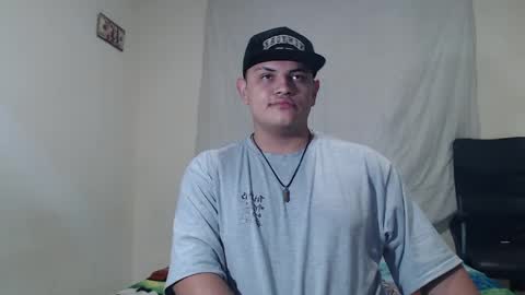 Snapshot of jason_boy_ chatting on 05-05-26, 05:04 jason_boy_ online show from 05-05-26, 05:04