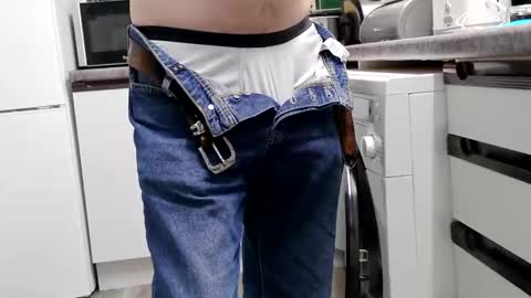 Snapshot of jasonmason2003 chatting on 10-13-25, 10:54 jasonmason2003 online show from 10-13-25, 10:54