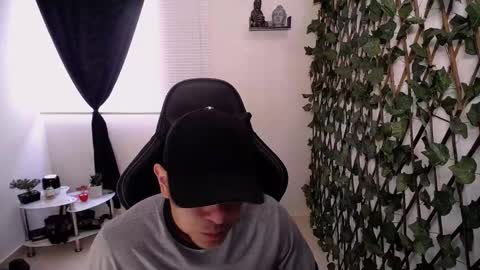 Snapshot of jasson_king01 chatting on 02-16-26, 02:46 JKing online show from 02-16-26, 02:46