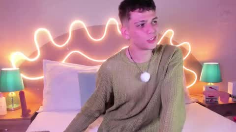 Snapshot of jasson_smit chatting on 10-04-25, 08:29 J A S S O N online show from 10-04-25, 08:29