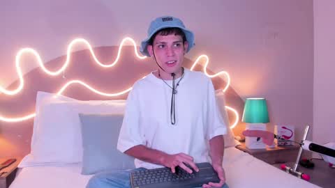 Snapshot of jasson_smit chatting on 10-05-25, 07:34 J A S S O N online show from 10-05-25, 07:34