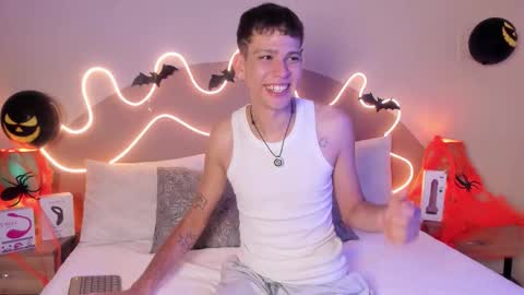 Snapshot of jasson_smit chatting on 10-25-25, 03:18 J A S S O N online show from 10-25-25, 03:18