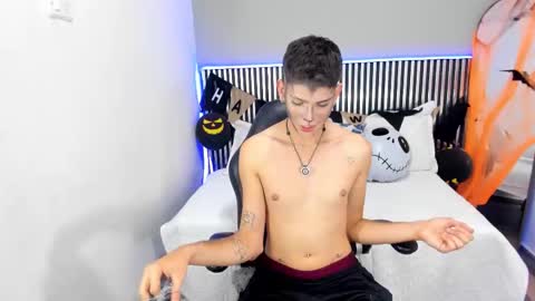 Snapshot of jasson_smit chatting on 10-26-25, 07:42 J A S S O N online show from 10-26-25, 07:42