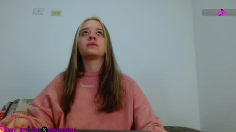 Snapshot of javi_8812 chatting on 02-18-25, 03:10 dani and javi online show from 02-18-25, 03:10