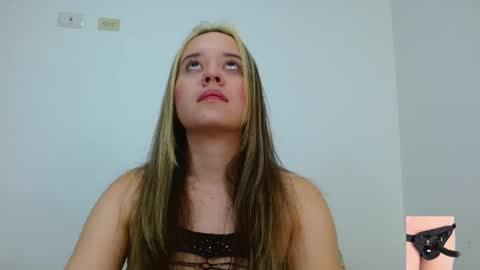 Snapshot of javi_8812 chatting on 03-02-25, 03:24 dani and javi online show from 03-02-25, 03:24