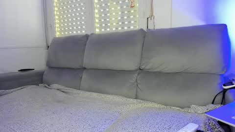 Javier  online show from 12-17-25, 02:34