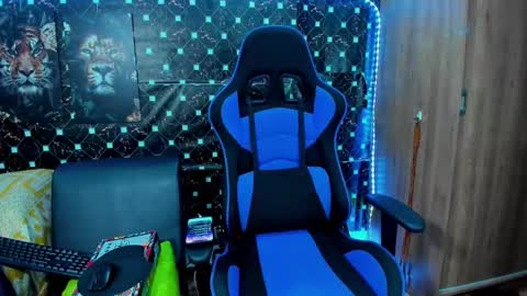 Javier online show from 09-29-25, 02:06