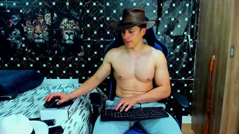 Javier online show from 05-18-26, 04:07