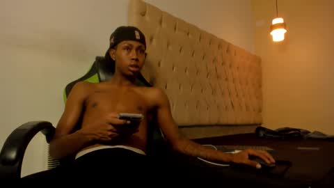 Snapshot of jax_maliq chatting on 11-02-25, 02:03 jax_maliq online show from 11-02-25, 02:03