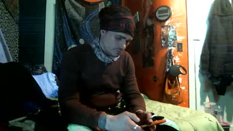 Snapshot of jax_skyfallin chatting on 02-22-25, 04:40 jaxxx666 online show from 02-22-25, 04:40