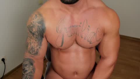 Snapshot of jaxonhunk chatting on 12-11-24, 03:45 JaxonHunk online show from 12-11-24, 03:45