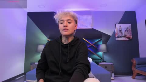 Snapshot of jaxwolf_ chatting on 03-10-26, 03:44 JAX online show from 03-10-26, 03:44