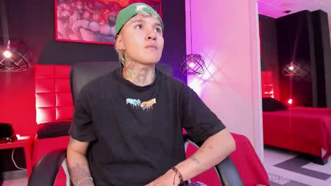 Snapshot of jaxwolf_ chatting on 03-13-26, 03:35 JAX online show from 03-13-26, 03:35