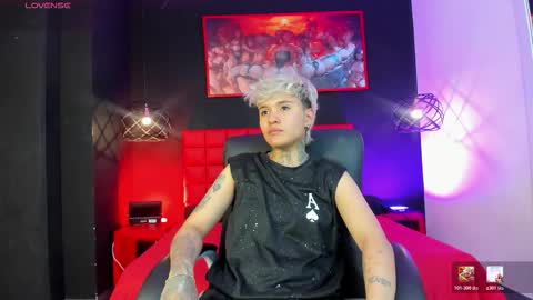 Snapshot of jaxwolf_ chatting on 03-18-26, 03:42 JAX online show from 03-18-26, 03:42