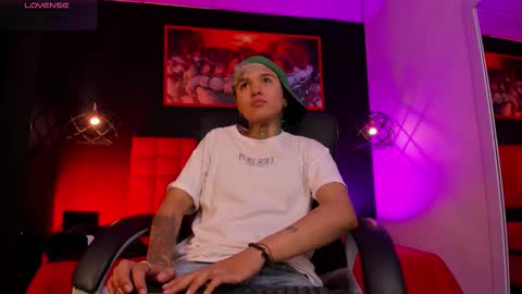 Snapshot of jaxwolf_ chatting on 03-19-26, 03:32 JAX online show from 03-19-26, 03:32