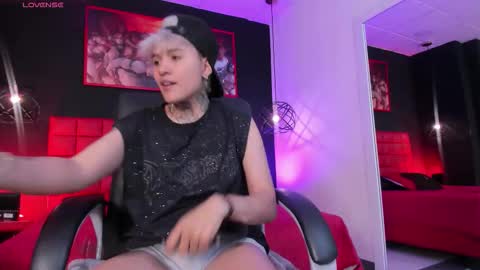 Snapshot of jaxwolf_ chatting on 03-22-26, 03:21 JAX online show from 03-22-26, 03:21