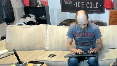 Snapshot of jay_short7863 chatting on 03-08-26, 04:22 O F jay short786 online show from 03-08-26, 04:22