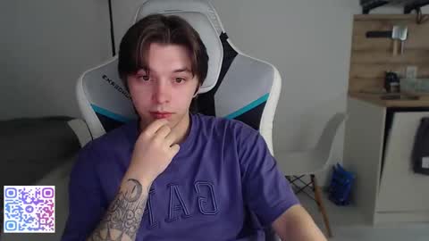 Jayce online show from 10-23-25, 04:28