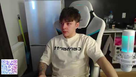 Snapshot of jayce_icestone chatting on 02-25-26, 08:35 Jayce online show from 02-25-26, 08:35