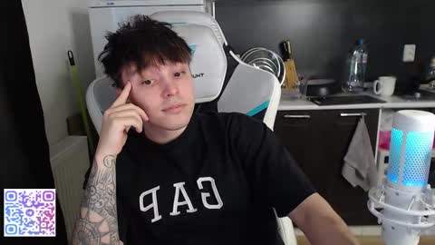 Snapshot of jayce_icestone chatting on 02-26-26, 02:27 Jayce online show from 02-26-26, 02:27