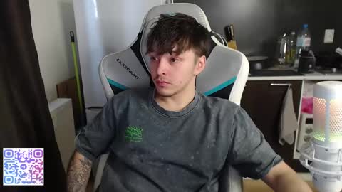 Snapshot of jayce_icestone chatting on 03-05-26, 09:27 Jayce online show from 03-05-26, 09:27