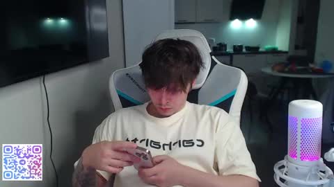 Jayce online show from 05-13-26, 04:04