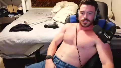 Snapshot of jaypipeahoe chatting on 10-25-25, 01:46 jaypipeahoe online show from 10-25-25, 01:46