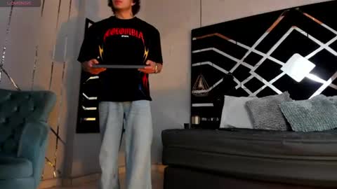 Snapshot of jaytaylorr chatting on 07-07-26, 11:36 Jay Taylor online show from 07-07-26, 11:36