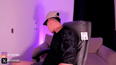 Snapshot of jaythomax chatting on 10-01-25, 02:06 jaythomax online show from 10-01-25, 02:06