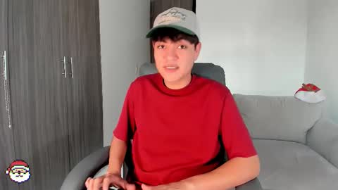 Snapshot of jaythomax chatting on 12-22-25, 09:56 jaythomax online show from 12-22-25, 09:56