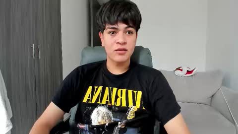 Snapshot of jaythomax chatting on 01-18-26, 01:37 jaythomax online show from 01-18-26, 01:37