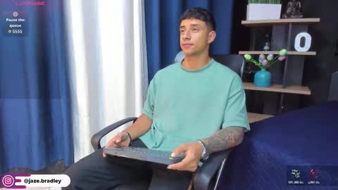 jaze_bradley online show from 10-30-25, 11:33