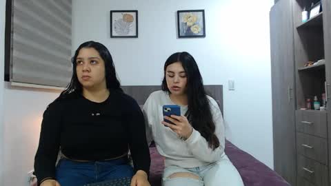 Jazmin and Scarlett online show from 05-12-26, 09:39
