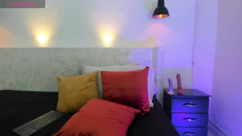 Snapshot of jazmin_flores1 chatting on 05-15-26, 11:45 Jazmin online show from 05-15-26, 11:45