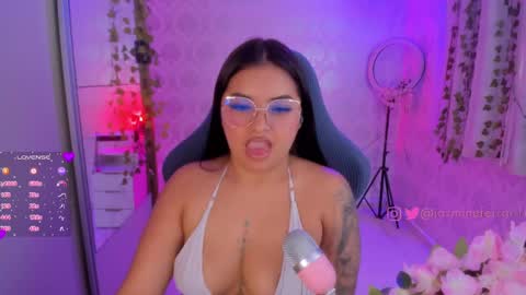 Snapshot of jazmineferrari1 chatting on 02-18-25, 12:39 Jazmine online show from 02-18-25, 12:39