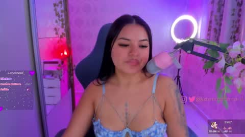 Snapshot of jazmineferrari1 chatting on 02-20-25, 12:15 Jazmine online show from 02-20-25, 12:15