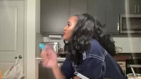 jazminetea online show from 10-13-25, 04:01