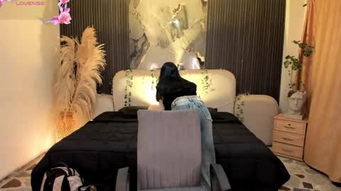 Jazminrusso  online show from 06-08-26, 06:47