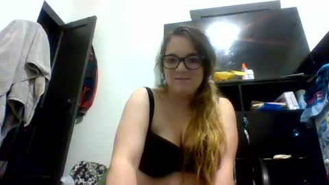 Jazzyrae online show from 12-30-24, 04:53