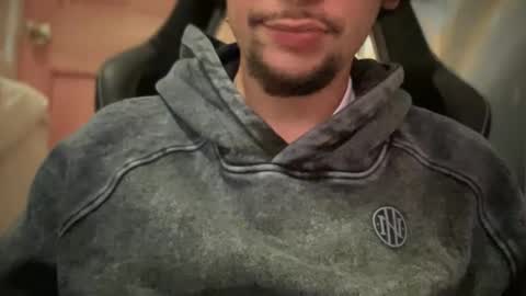 Snapshot of jbloxs chatting on 01-10-26, 06:53 Royal Family online show from 01-10-26, 06:53