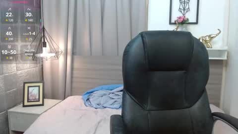 Snapshot of jdwhite18 chatting on 05-27-26, 08:11 jdwhite18 online show from 05-27-26, 08:11