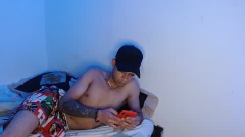 Snapshot of jeampier_sexy chatting on 12-16-24, 02:25 jeampier_sexy online show from 12-16-24, 02:25