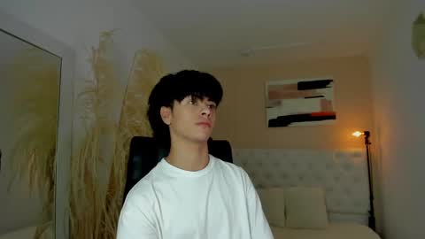 J E A N online show from 12-04-24, 08:07
